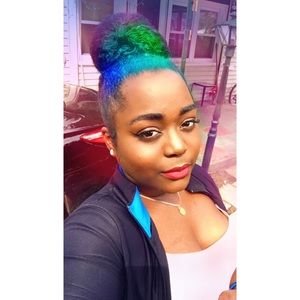Meet your Posher, Whitney